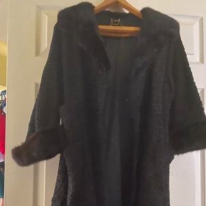 Beautiful vintage fur coat in new condition